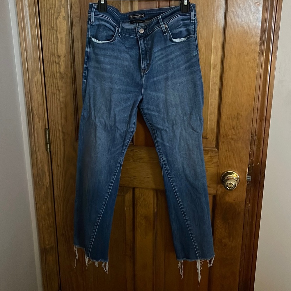 A&F Signature Stretch Denim 
Low rise wide leg frayed size 12